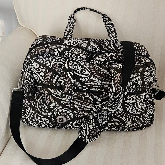 Vera Bradley Handbags - Vera Bradley Medium Traveler Duffle Bag in Paisley Noir